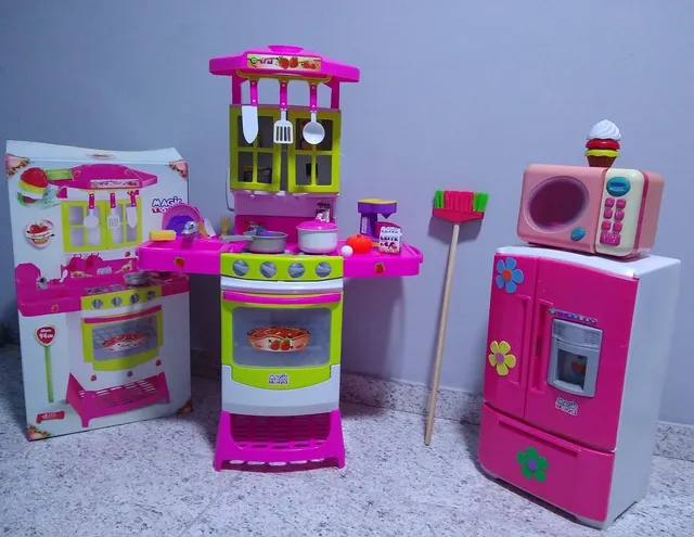 Jogo De Cozinha Barbie Meninas Rosa Grande Kit Completa Luxo Geladeira  Fogao Panelinhas Luzes Infantil Armário