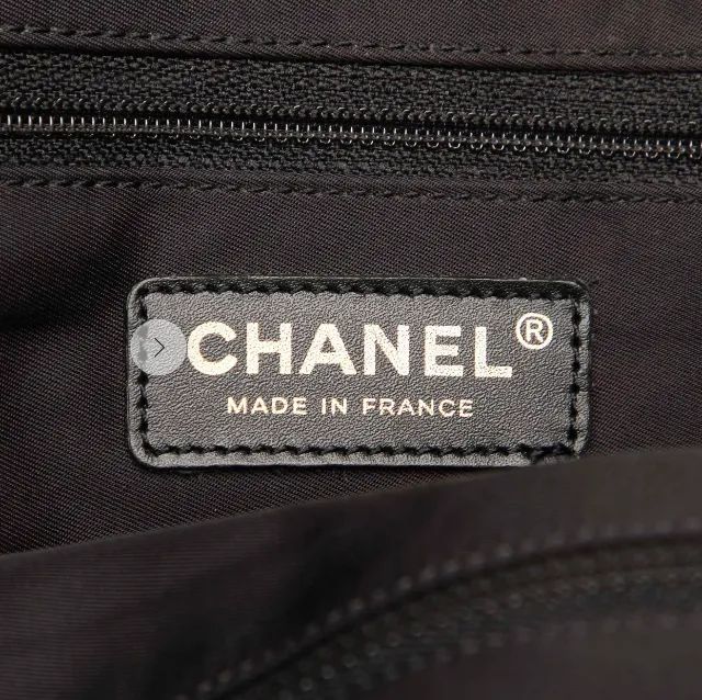 Bolsa Chanel travel - Tam Médio - Black Nylon Tote Bag - Foto 5