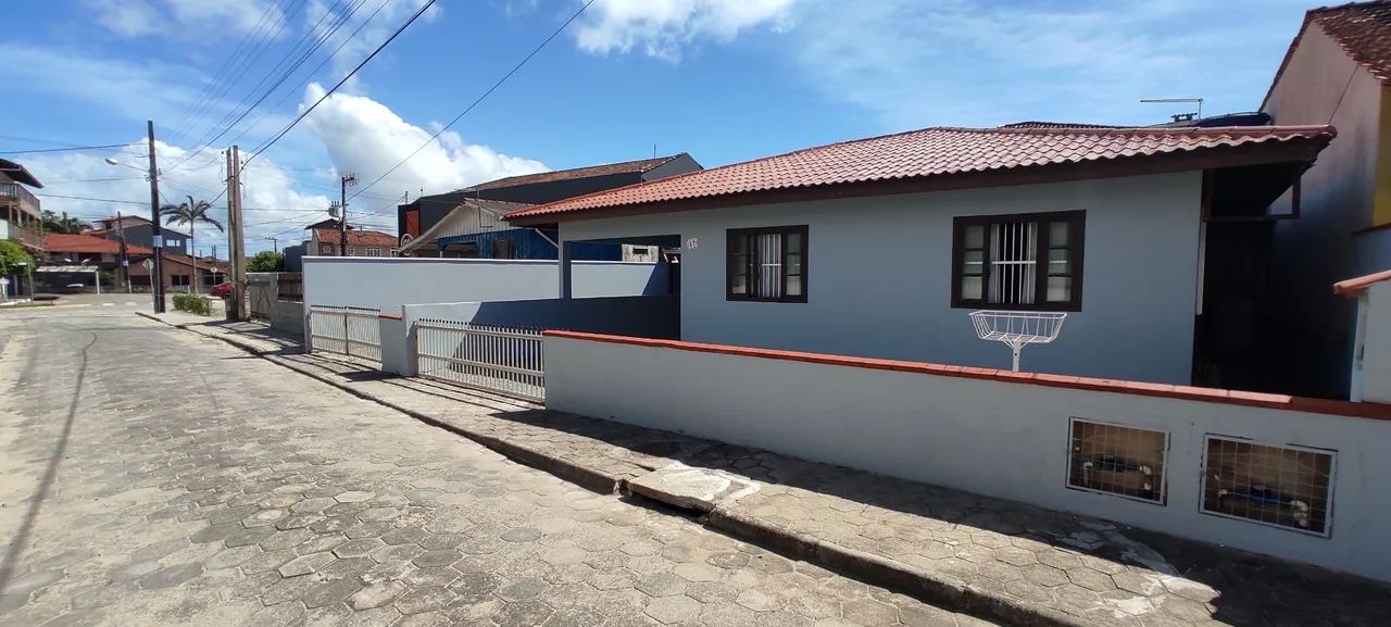 OTIMA CASA SUPER CENTRAL E 1 QUADRA DA PRAIA   - Foto 2