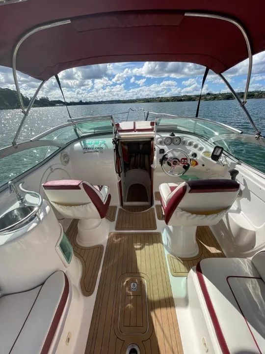 lancha evolution 265 pés  ano 2005 com 723hrs mercruiser 5.0 com deck ampliado - Foto 11
