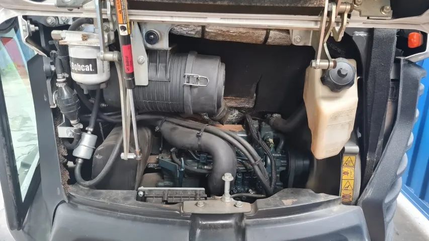 Mini Escavadeira Bobcat Mod. E26 Ano 2022 738.4h c/ ar condicionado - Foto 5