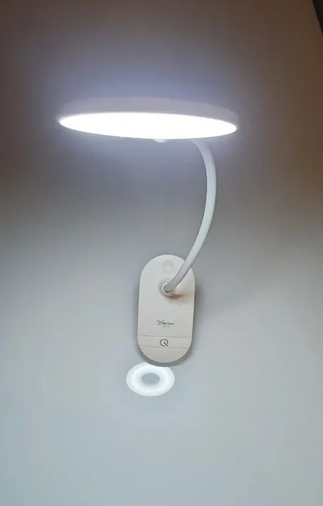 Luminária Flexível Led Yage Branca - Modelo Clipe C/ Touch