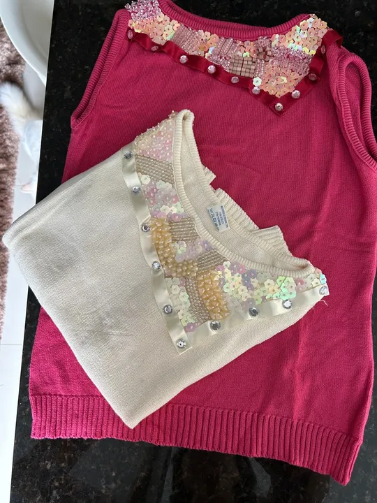 Blusa bordada em malha veste P/M nova