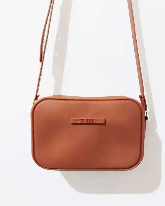 Bolsa média estruturada caramelo transversal dia a dia 