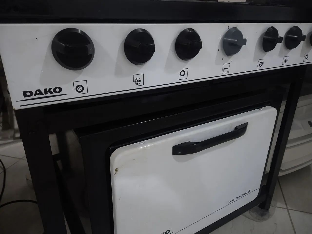 FOGAO INDUSTRIAL 04 BOCAS COM FORNO DAKO RS  980,00