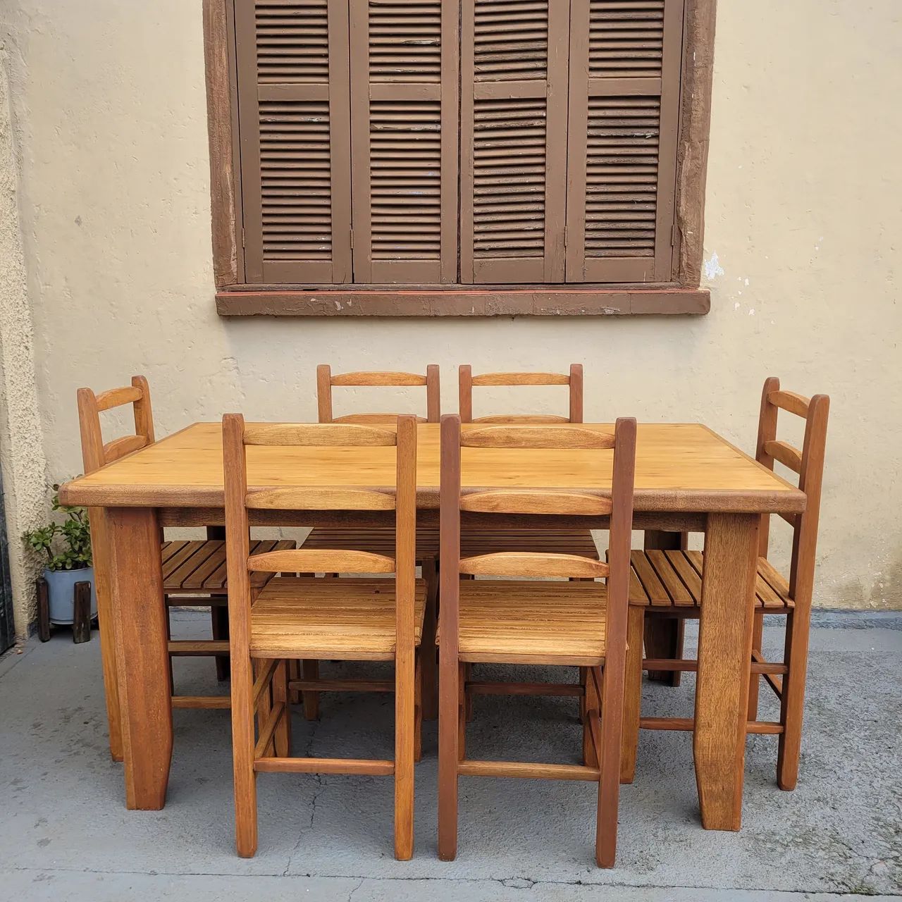 Mesa de Jantar em Madeira Maciça com 6 Cadeiras - Foto 4