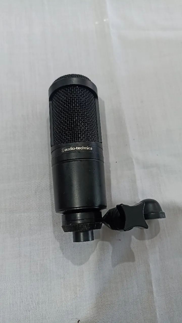 Microfone AT2020