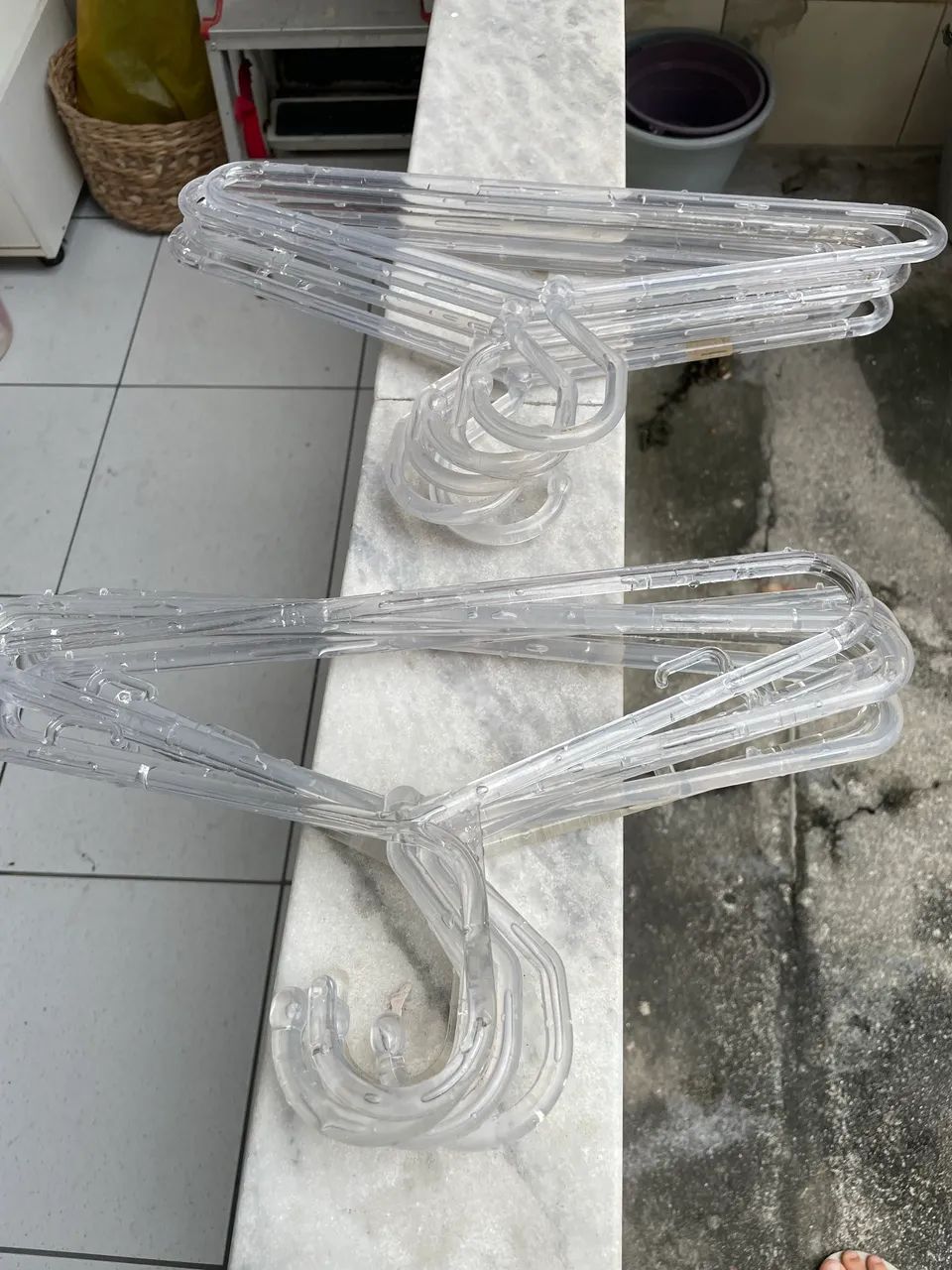 Cabide acrílico transparente grande