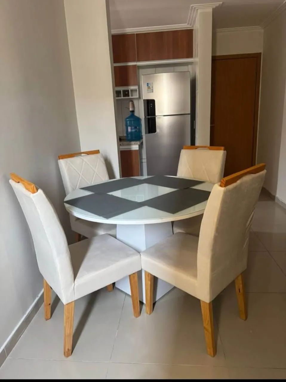 Mesa de Jantar com 4 Cadeiras - Foto 3