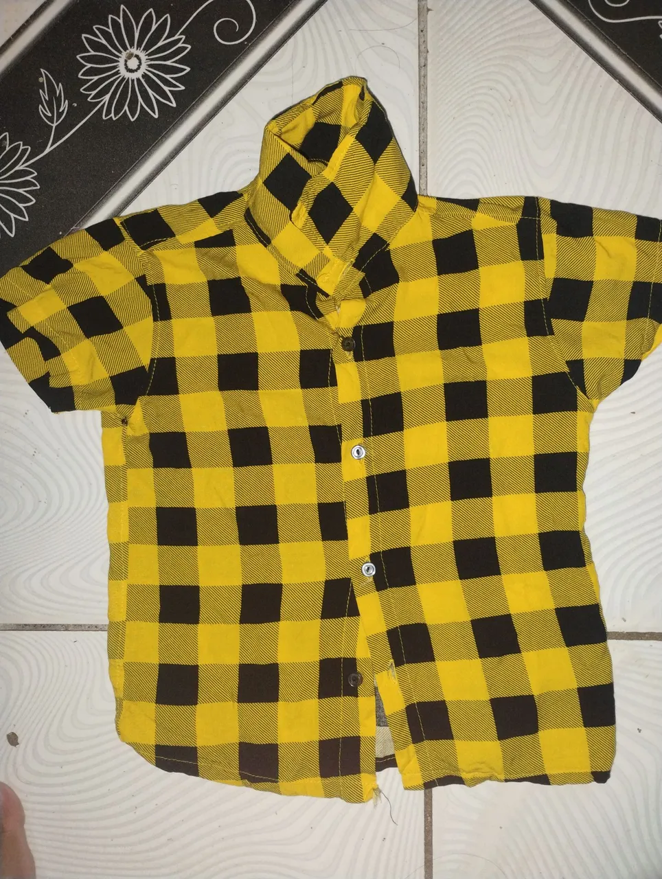 Camisa xadrez amarela e preta 6 anos