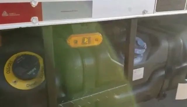 Volkswagen 11180 Delivery Baú 2017 - Foto 8