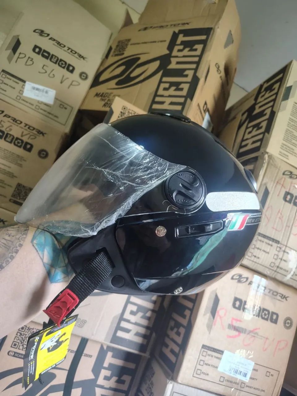 Capacete com óculos  - Foto 4