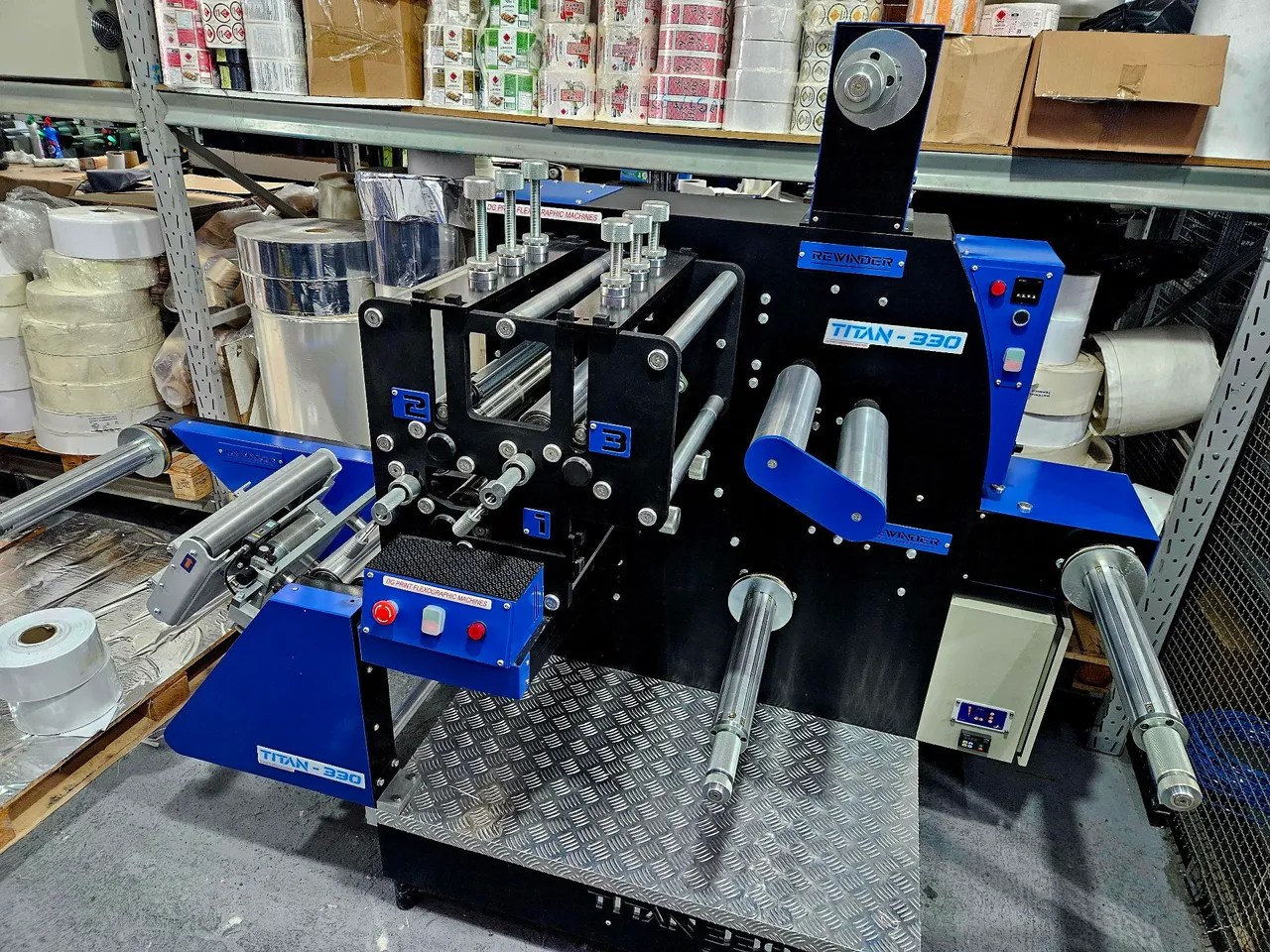 Troqueladora para etiquetas- Titan 330mm