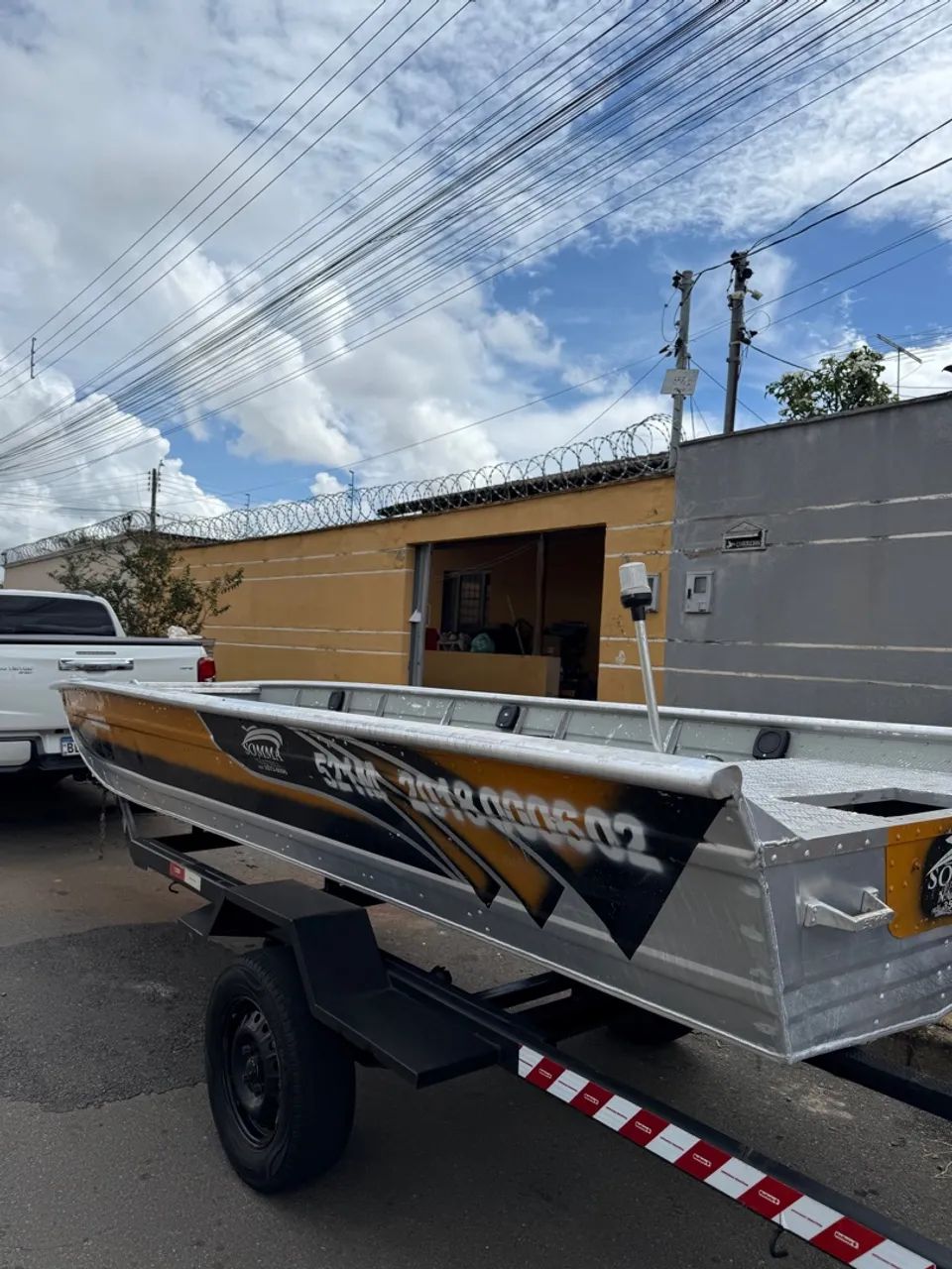 Barco de alumínio para pesca e lazer, Cano com motor 15HP Mercury  - Foto 4