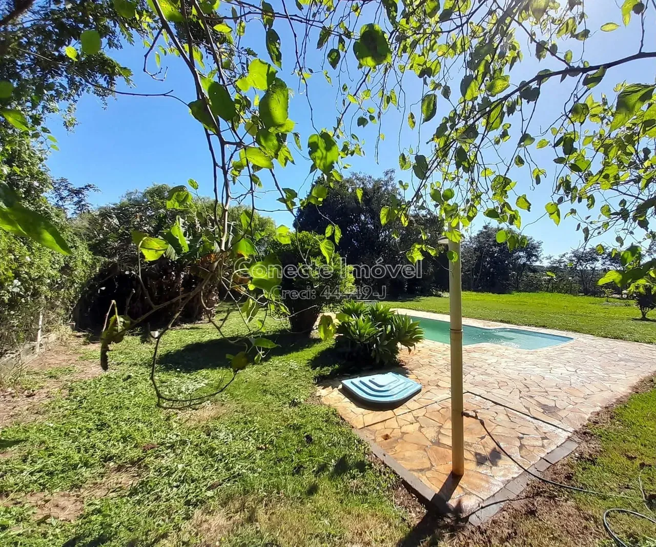 Terreno de chácara com 1.150m² com Piscina à venda em Holambra, SP
