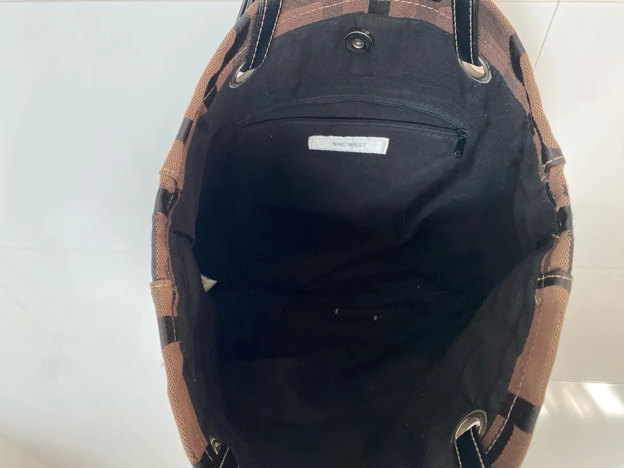 Bolsa nine west original marrom e preta  - Foto 4