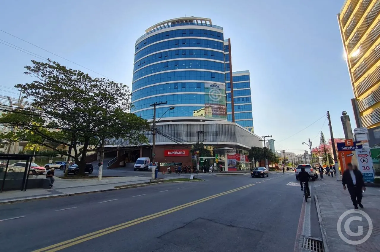 Salas comerciais de alto padrão no coração da Trindade