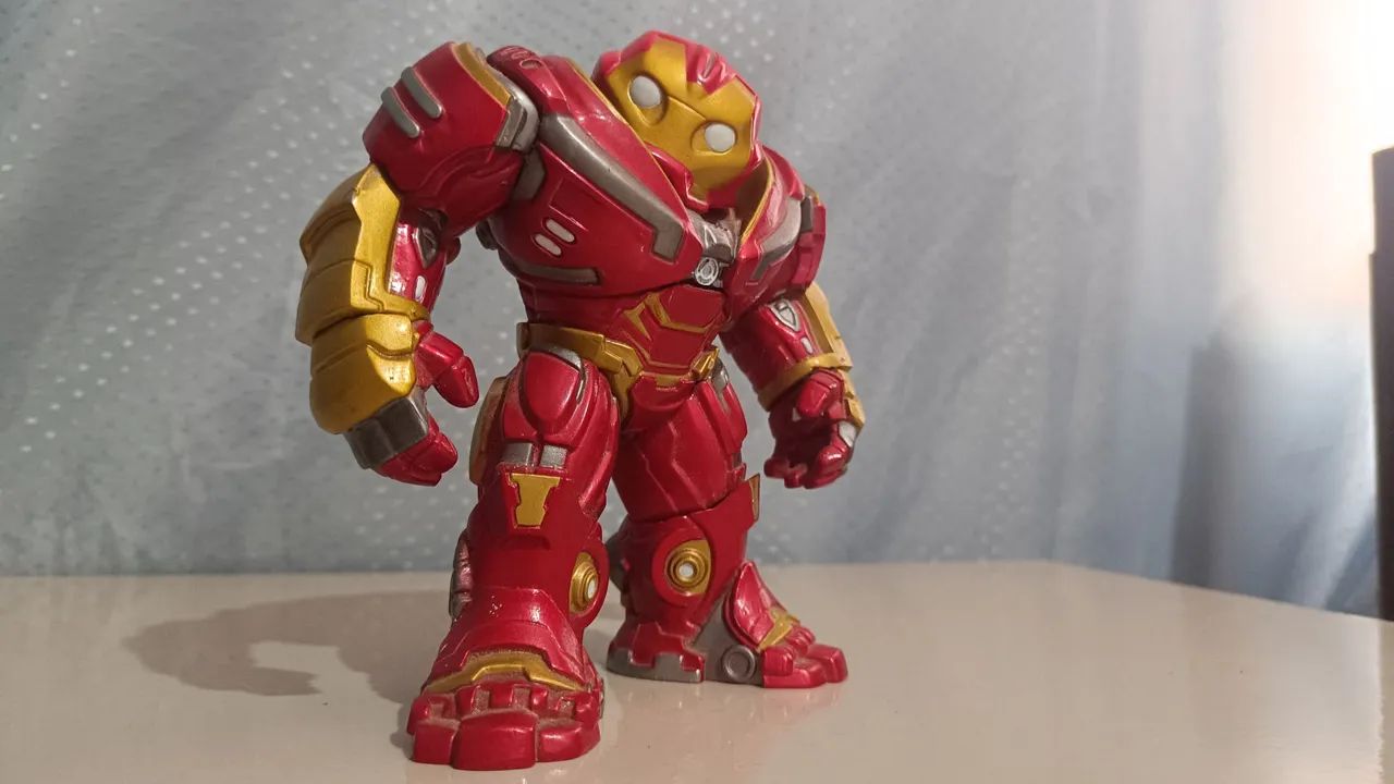Funko Pop Hulk Buster Iron Man Infinity War.