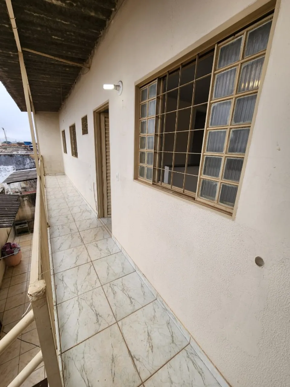 02 Quartos - Qnm 40 M Norte - R$ 1.000,00 Aluguel
