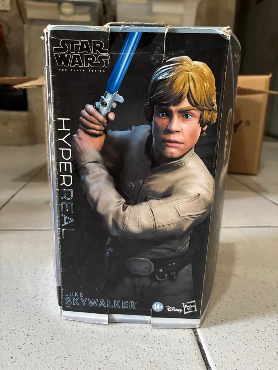 Star Wars Black Series Hyperreal Luke Skywalker Action Figure - Foto 4