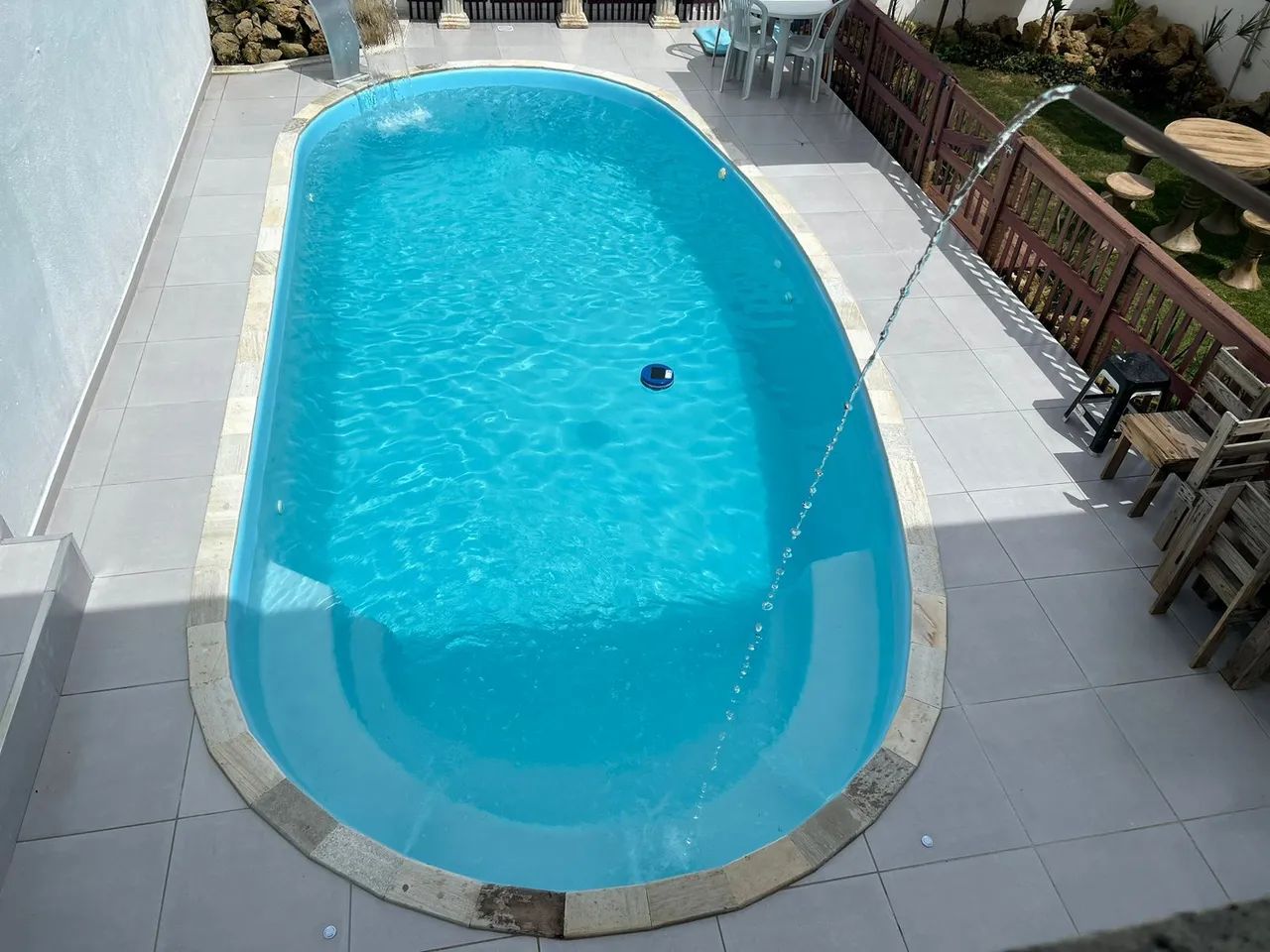 Piscina de fibra Oval instalada 