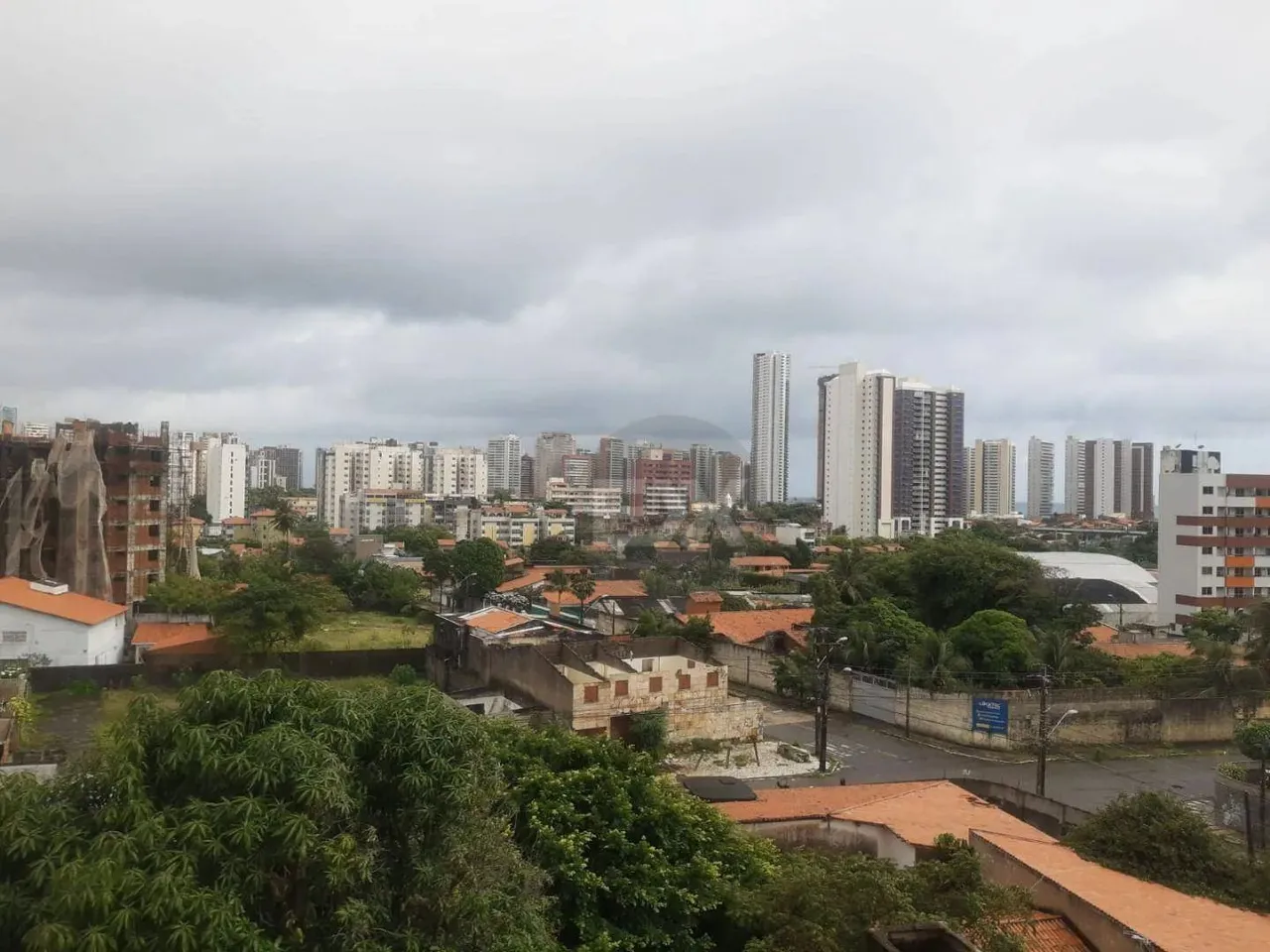Apartamento com 3 dormitórios à venda, 118 m² por R$ 420.000,00 - Vicente Pinzon - Fortale