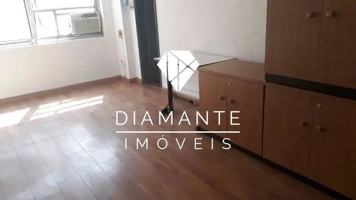 SALA COMERCIAL DE 34M² PRÓXIMA AO MERCADO PÚBLICO