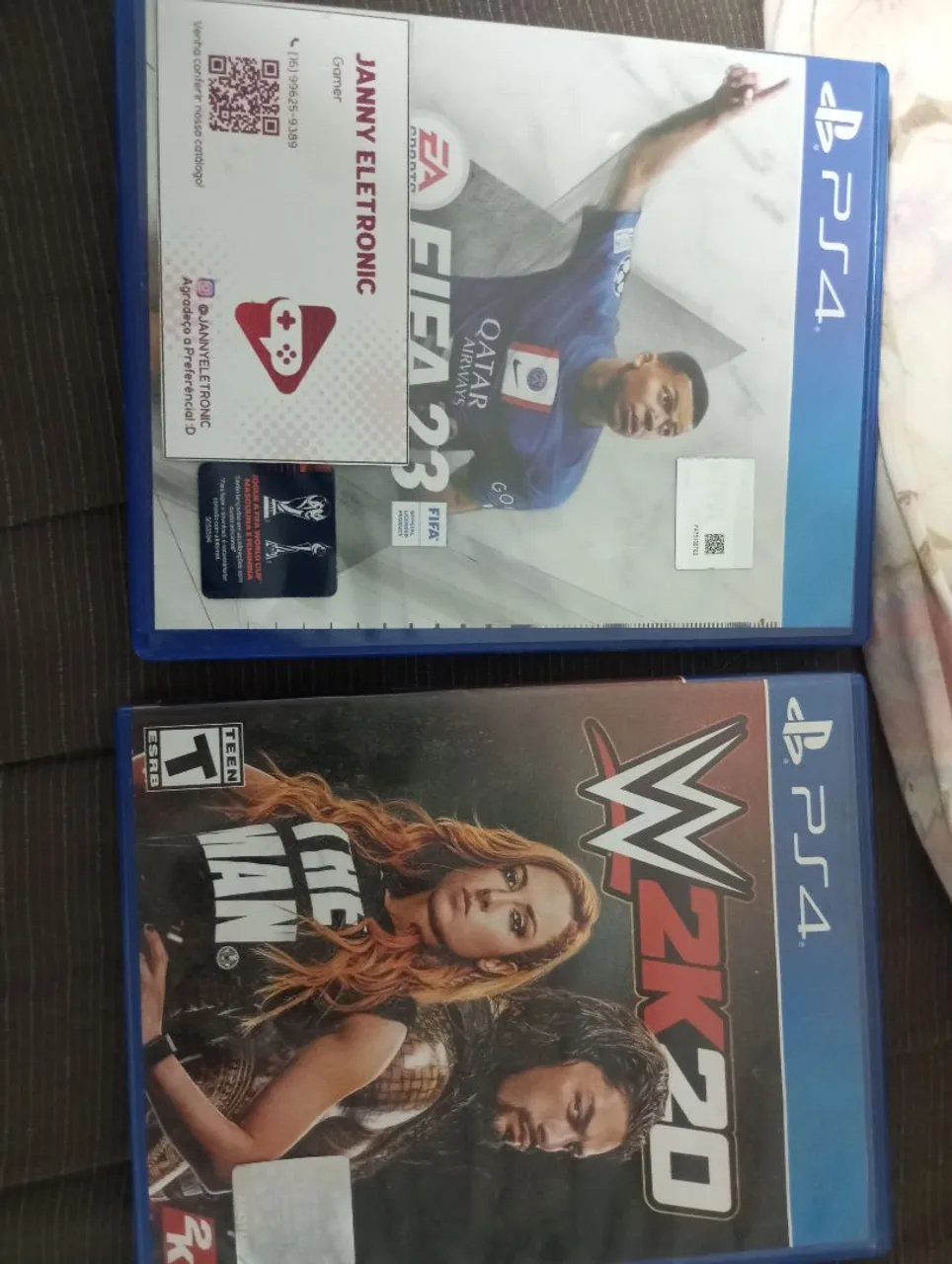 FIFA 23 (PS4) e WWE 2K20 (PS4)