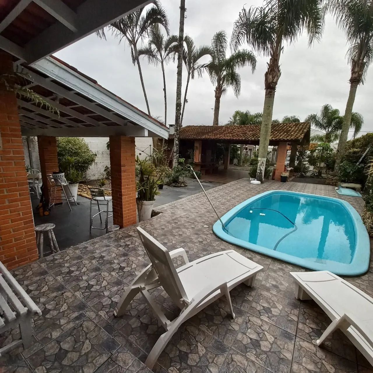 Piscina em Guaratuba 