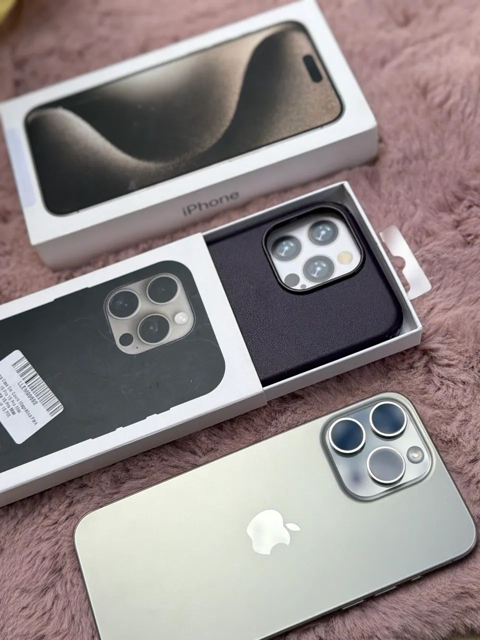 iPhone 15 Pro Max - 256GB - IMPECÁVEL - Celulares e Smartphones