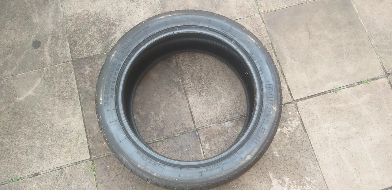 2 Pneus Pirelli Scorpion Zero 255/45 R20