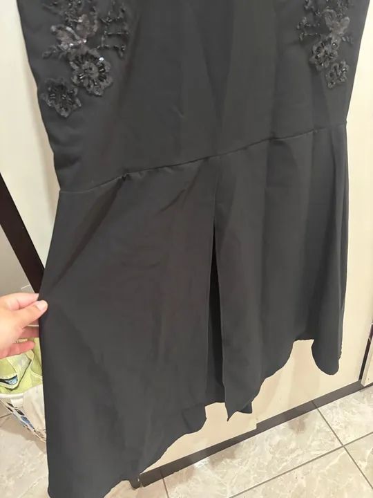 Vestido preto com detalhes em paetês - Foto 4