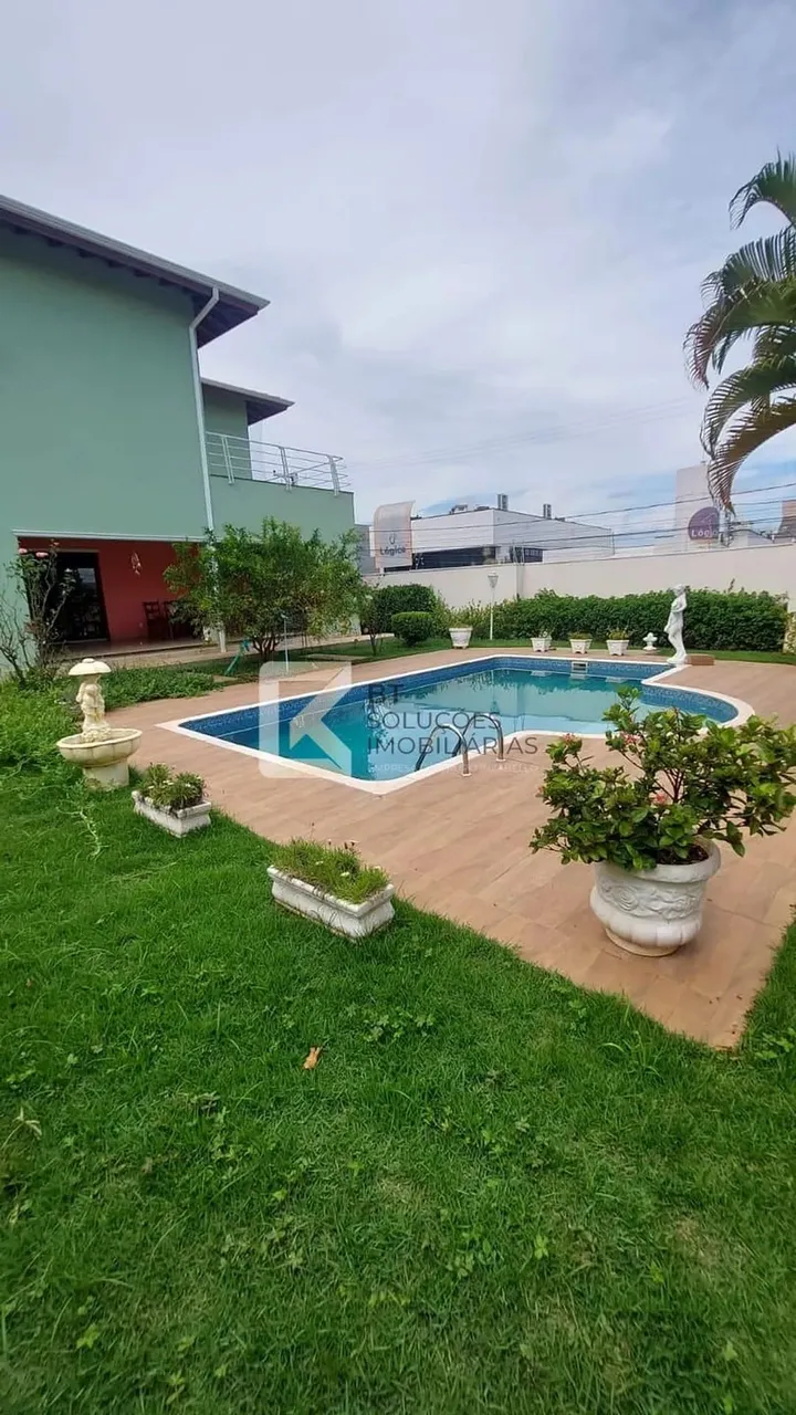 Sobrado com piscina, área gourmet, 3 suítes com terraço, jardinagem à venda, Bairro Jardim