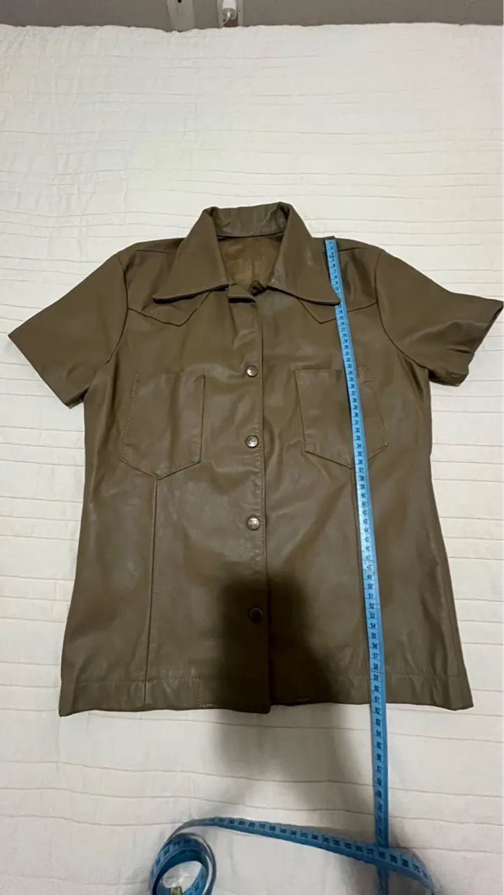 Camisa em couro legítimo, cor caqui escuro, tamanho M - Foto 4