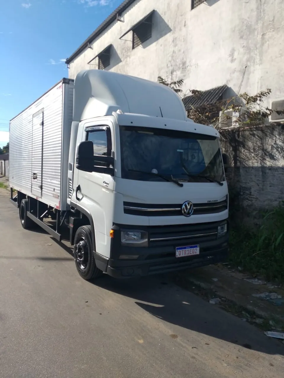 Caminhão Volkswagen Delivery Baú