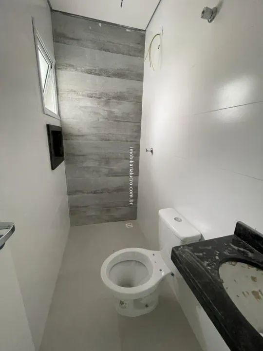 Cobertura Duplex! 2 Dormitórios sendo 1 Suíte, com Elevador! - de 530.000 por R$ 495.000! - Foto 12