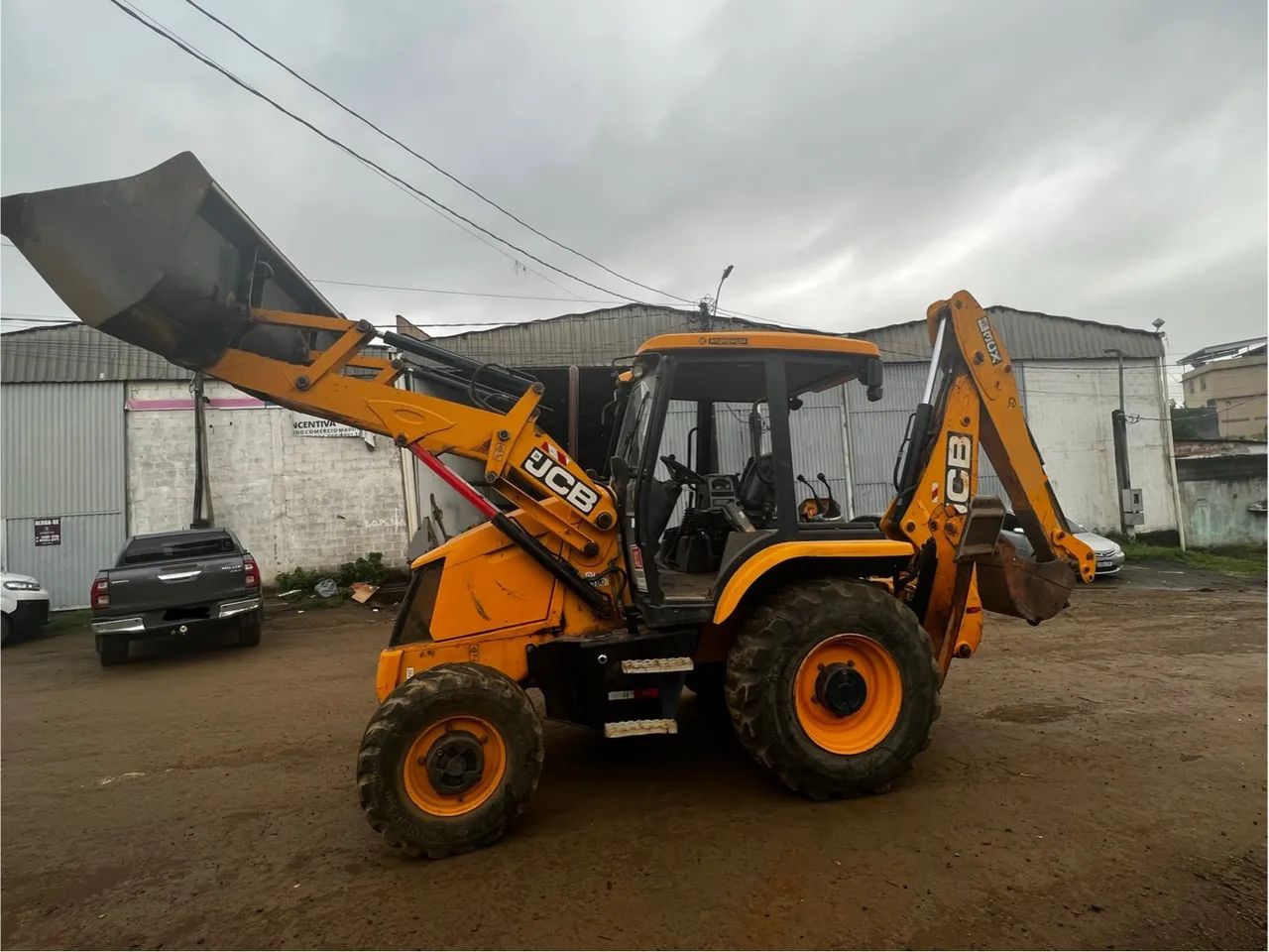 RETROESCAVADEIRA JCB 3CX 2018
