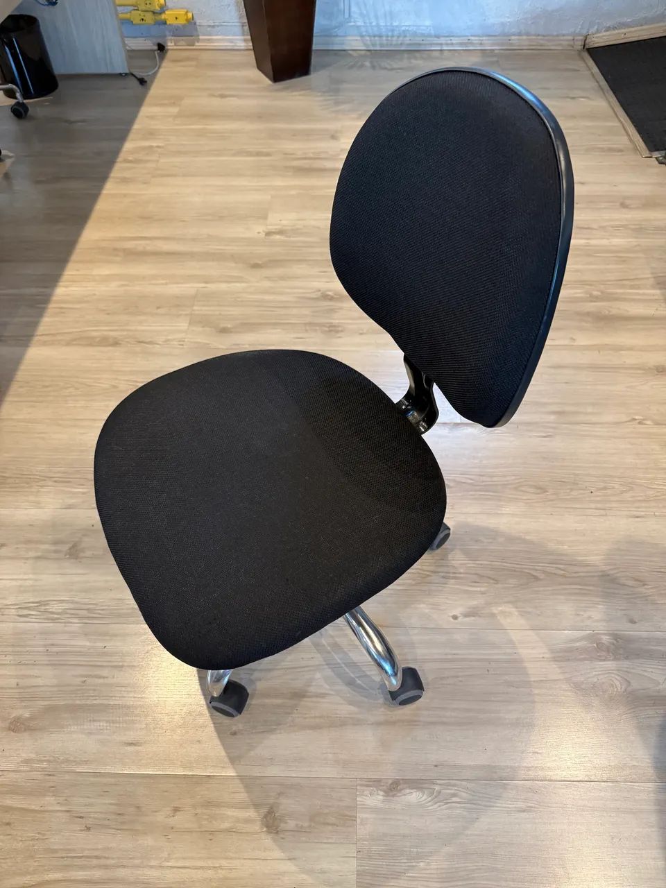 Cadeira Escritório / Home Office com rodas