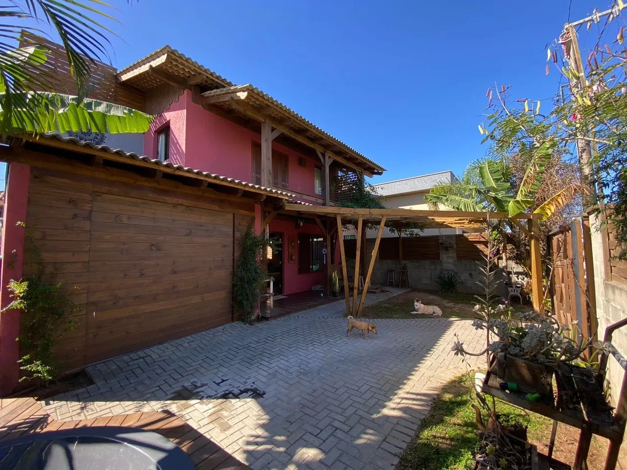 Bela casa no bairro Rio Tavares, a 800 metros da praia do novo campeche em localização pri - Foto 2