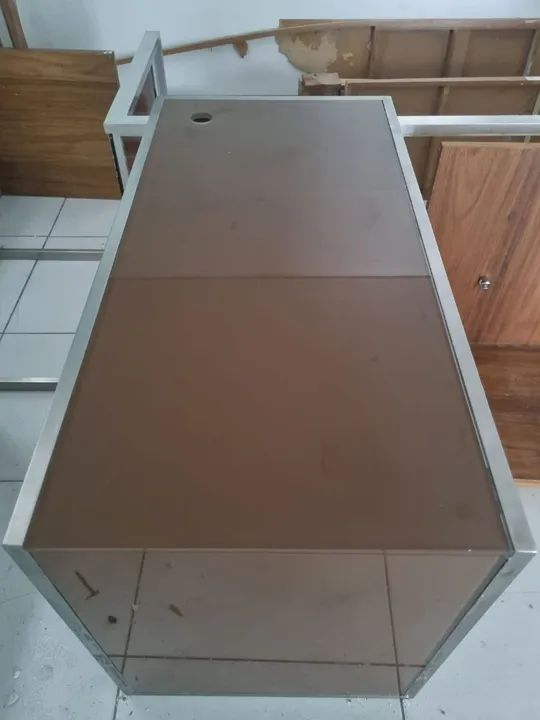 Mesa de Escritório Moderna com Tampo de Vidro - Foto 5