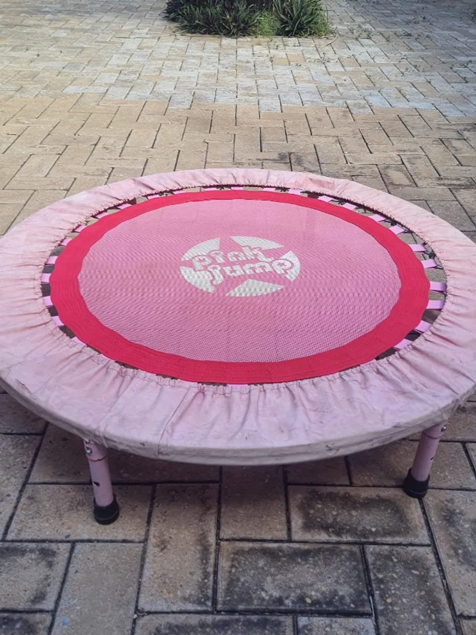 Trampolim Profissional Pink Jump 32 Molas Poli Sports - Rosa