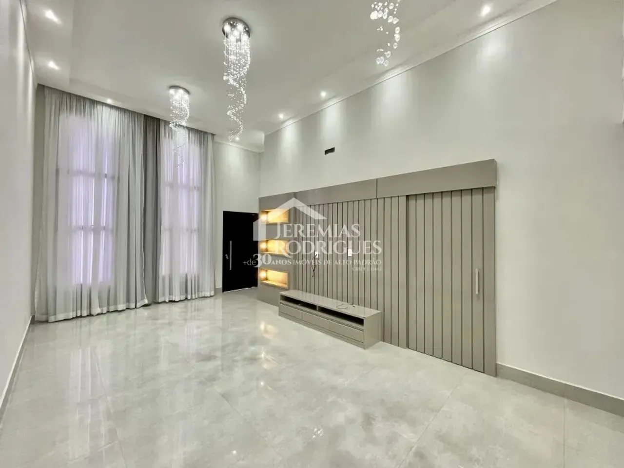 Casa com 3 dormitórios no Condomínio Residencial Tecoara em Taubaté/SP
