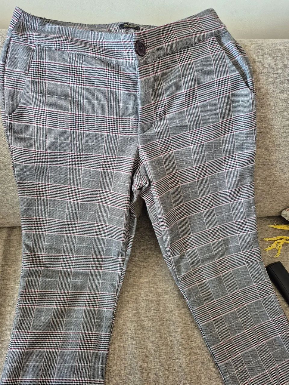 Calça Social Xadrez Cinza - Elegância e Estilo