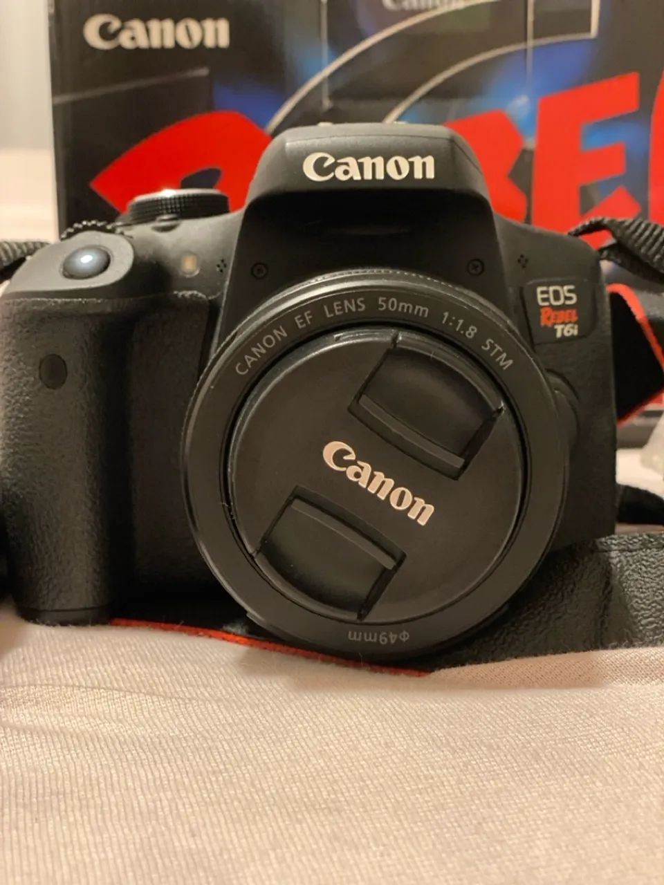 Canon EOS rebel t6i + lente 50mm + bateria extra 