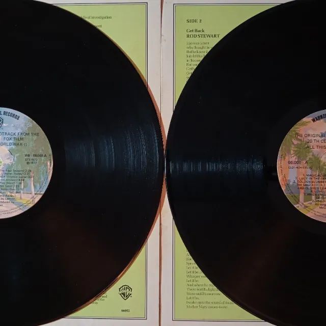 Disco de Vinil LP Lennon e McCartney - All This And World War 2 (duplo) - Foto 2