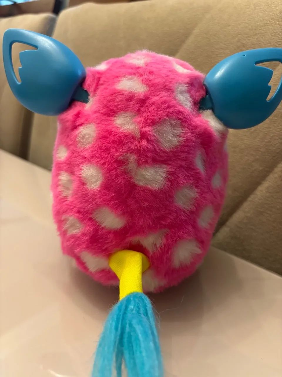 Furby rosa com bolinhas - Brinquedo eletrônico - Foto 3