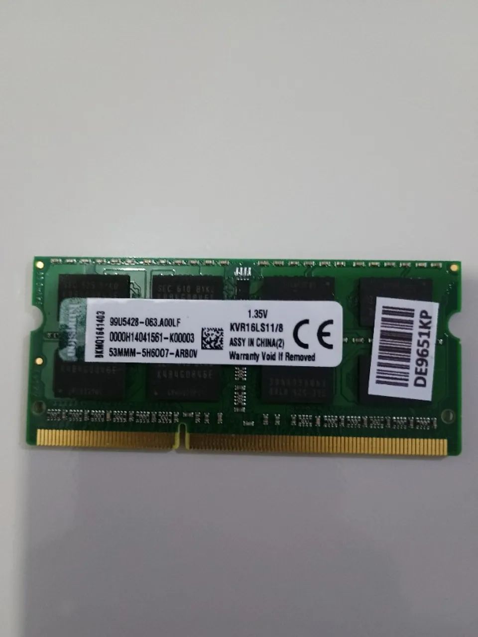 Memória RAM DDR3L SODIMM com capacidade de 8 GB