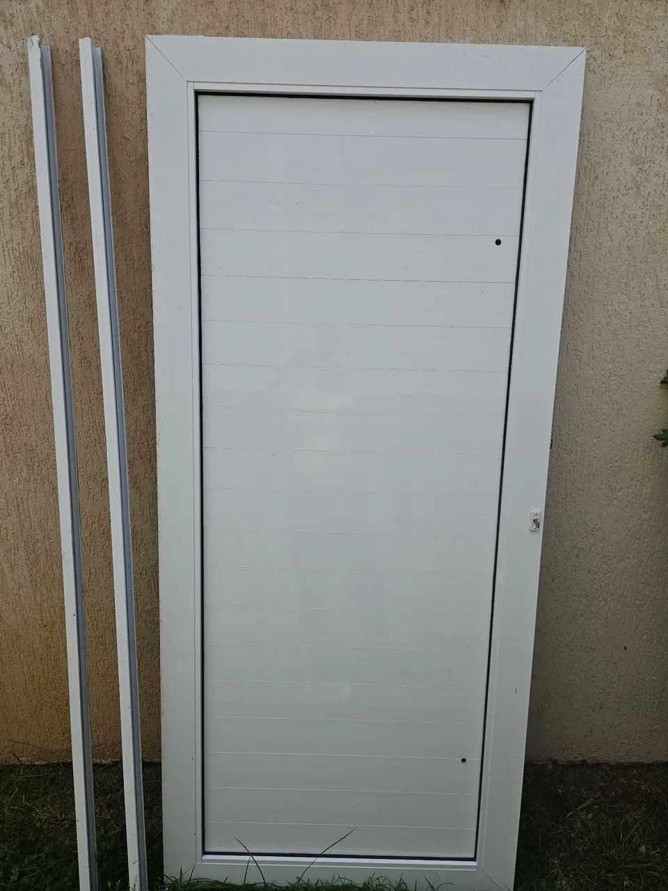 Porta Pivotante de Alumínio Branca