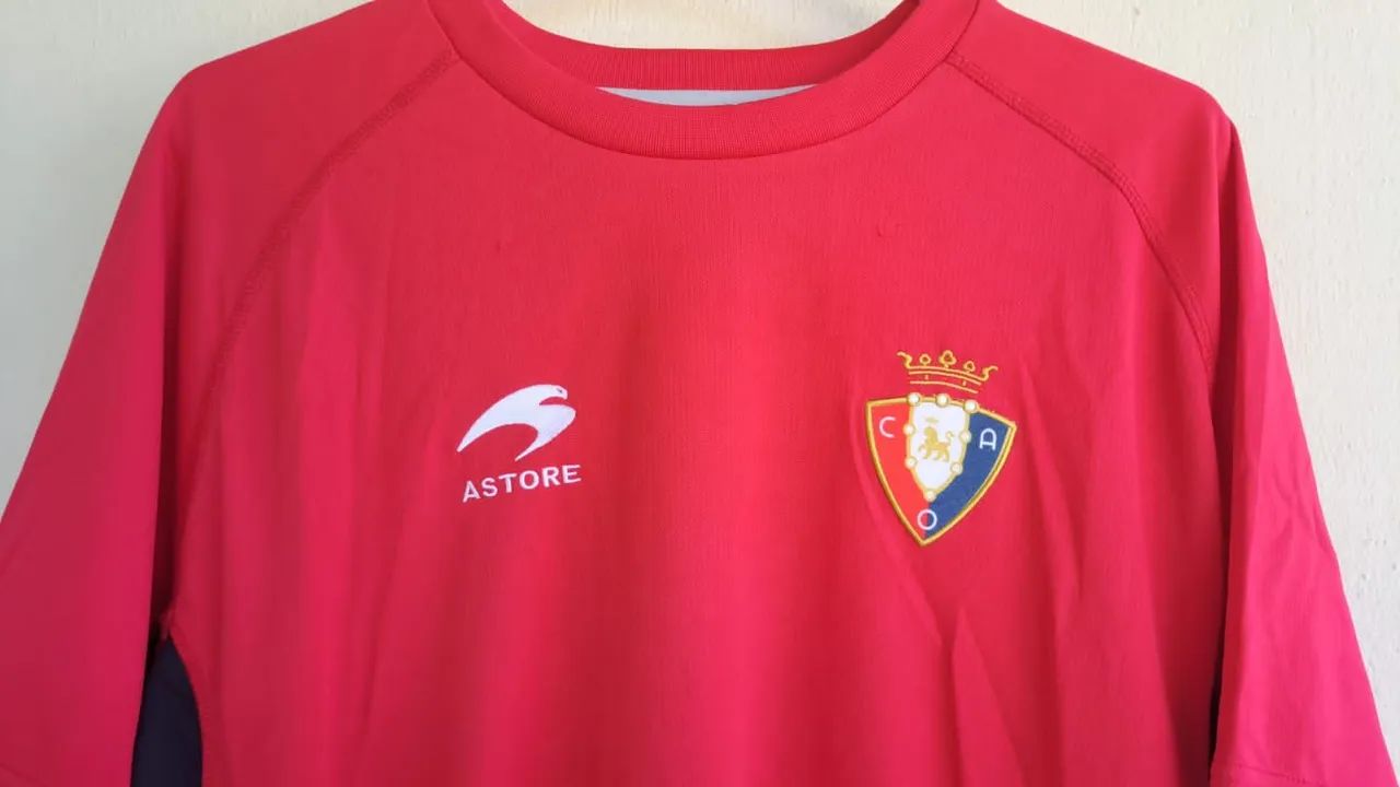Camisa de Futebol OSASUNA - Espanha - Foto 2