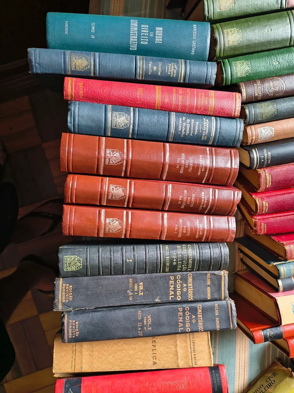 Livros jurídicos e geral